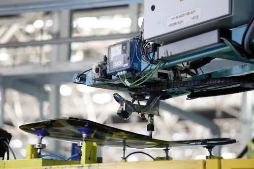 機器人造車丨汽車制造業(yè)數(shù)字化趨勢凸顯