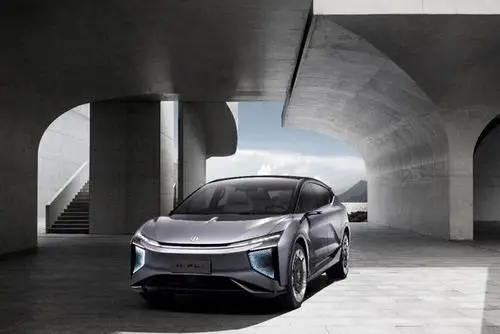 新能源車也“怕冷” ，汽車產(chǎn)業(yè)鏈如何阻止冬季新能源車續(xù)航“憑空消失”？