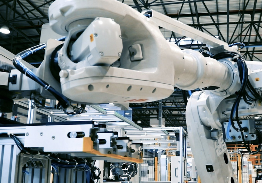 “經(jīng)濟(jì)向好+利好因素” 汽車(chē)產(chǎn)業(yè)數(shù)據(jù)亮眼 展現(xiàn)強(qiáng)大國(guó)際競(jìng)爭(zhēng)力